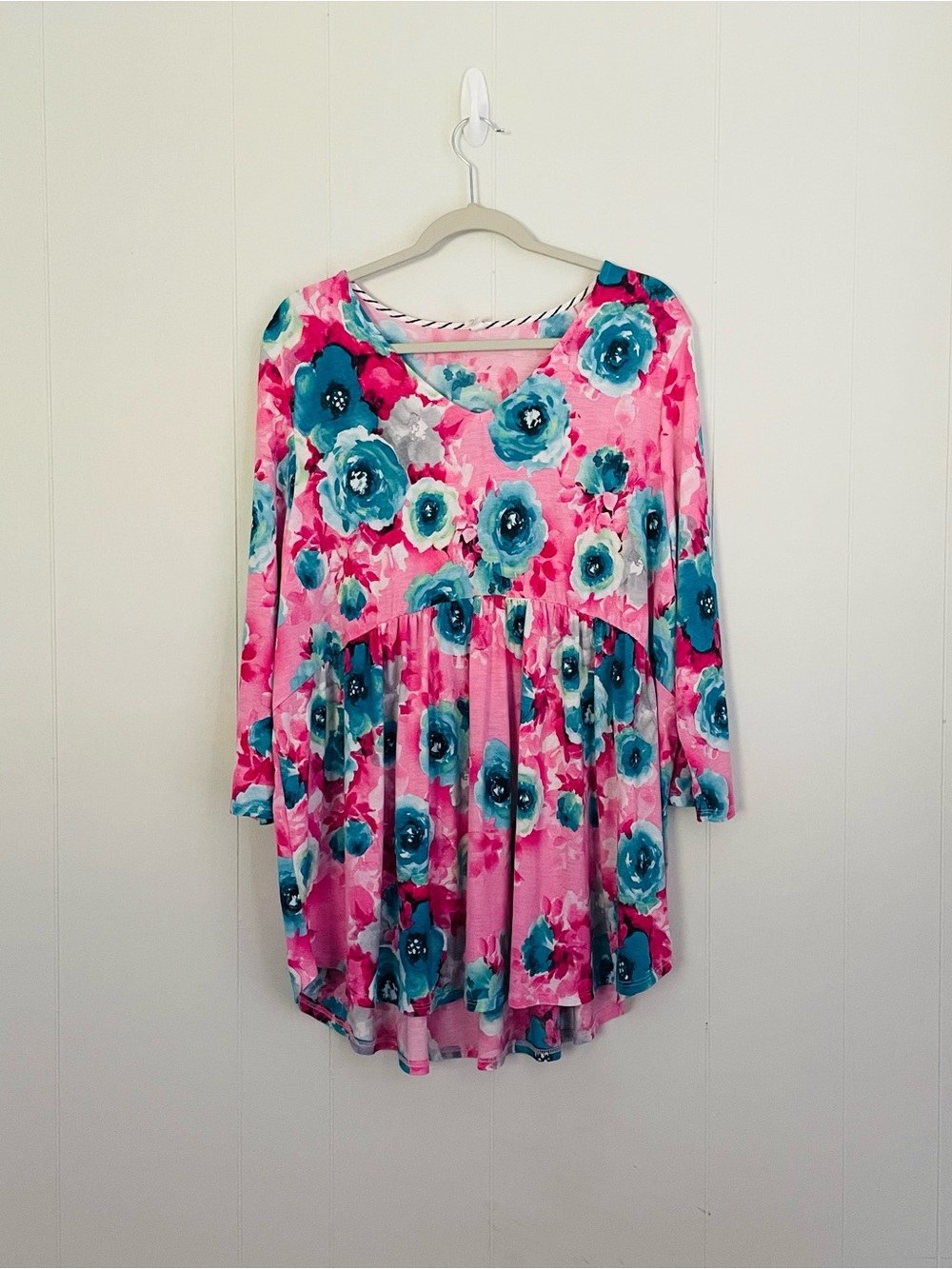 Pink Floral Scoop-Neck Tunic with Teal Blooms